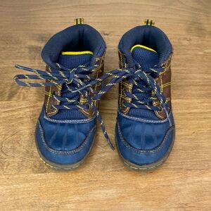 Oshkosh toddler boots size 8